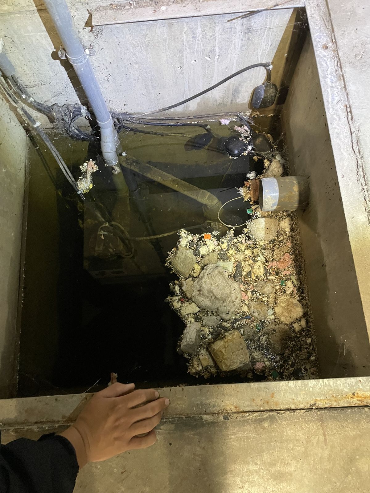 خدمة تنظيف جورة السرداب