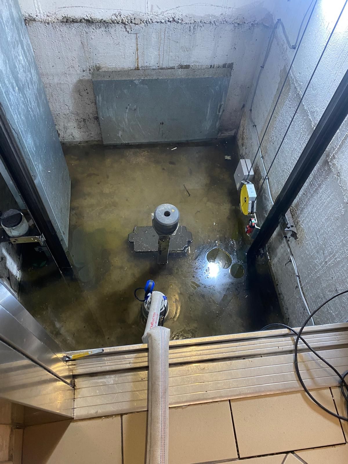 مراحل تنظيف جورة السرداب في ضاحية فهد الأحمد خطوة بخطوة